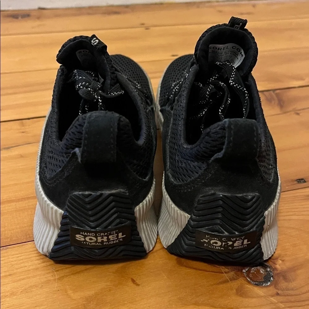 SOREL Out N About Plus Lace Up Waterproof Sneakers Women’s 6 Black Gray